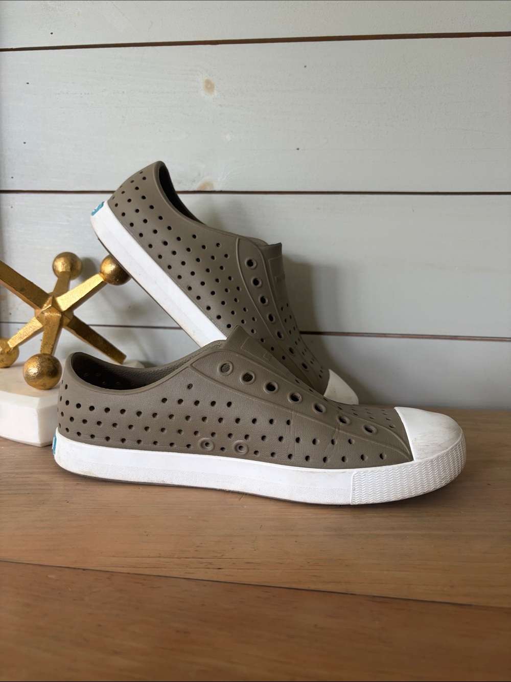Native Jefferson Slip-On Shoes | Mushroom/Taupe | Men’s 8 / Women’s 10